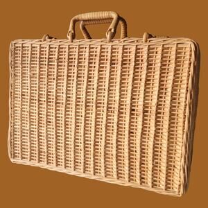 Vintage 1970s Valise Style Wicker Pic Nic Basket with Toggle Closures